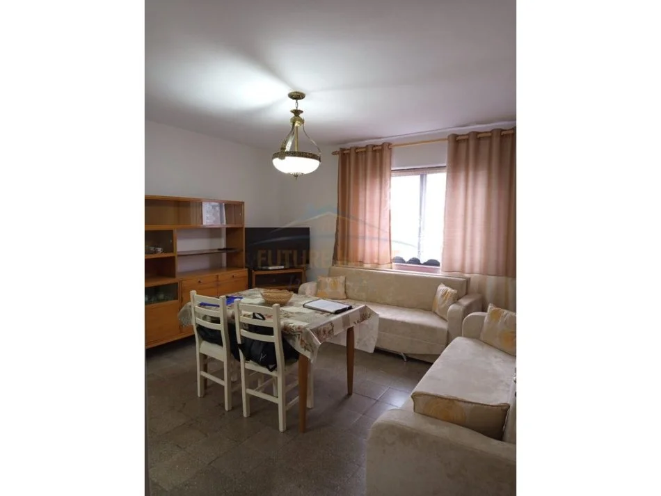 Tirane, jepet me qera apartament 2+1 Kati 5, 70 m² 550 € (Pazari i Ri, Shkolla e Kuqe)