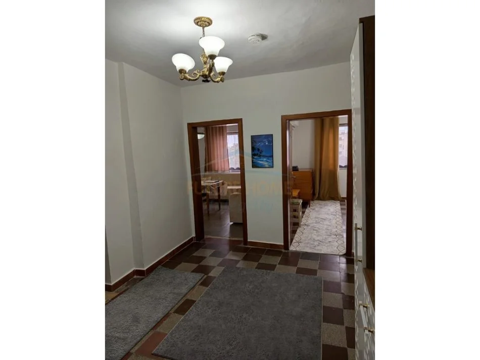 Tirane, jepet me qera apartament 2+1 Kati 5, 70 m² 550 € (Pazari i Ri, Shkolla e Kuqe)