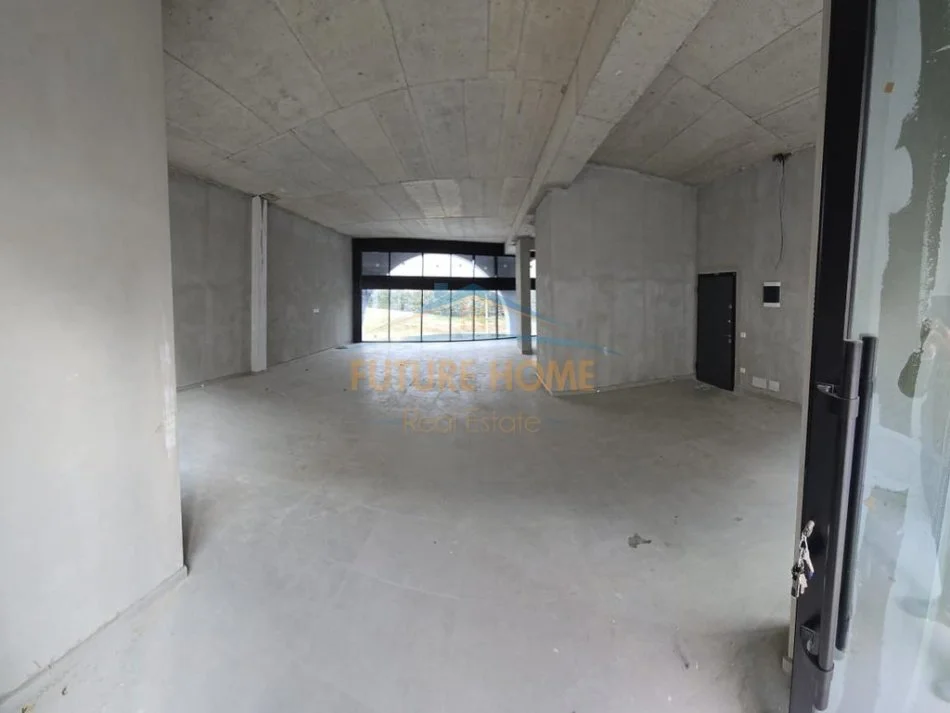 Tirane, jepet me qera ambjent biznesi Kati 1, 126 m² 1.300 € (River Residence,Unaza e Re)