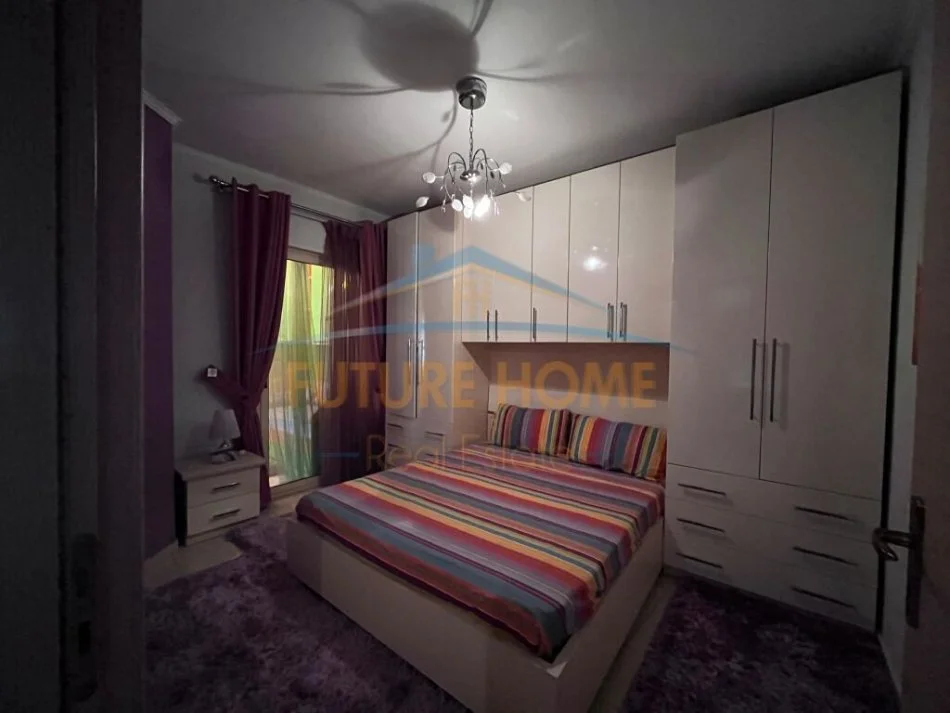 Tirane, jepet me qera apartament 2+1 Kati 4, 90 m² 700 € 