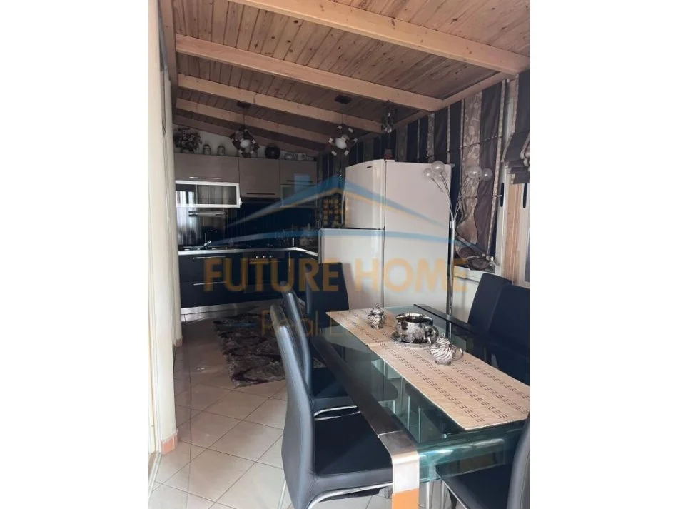 Tirane, jepet me qera apartament 2+1 Kati 4, 90 m² 700 € 