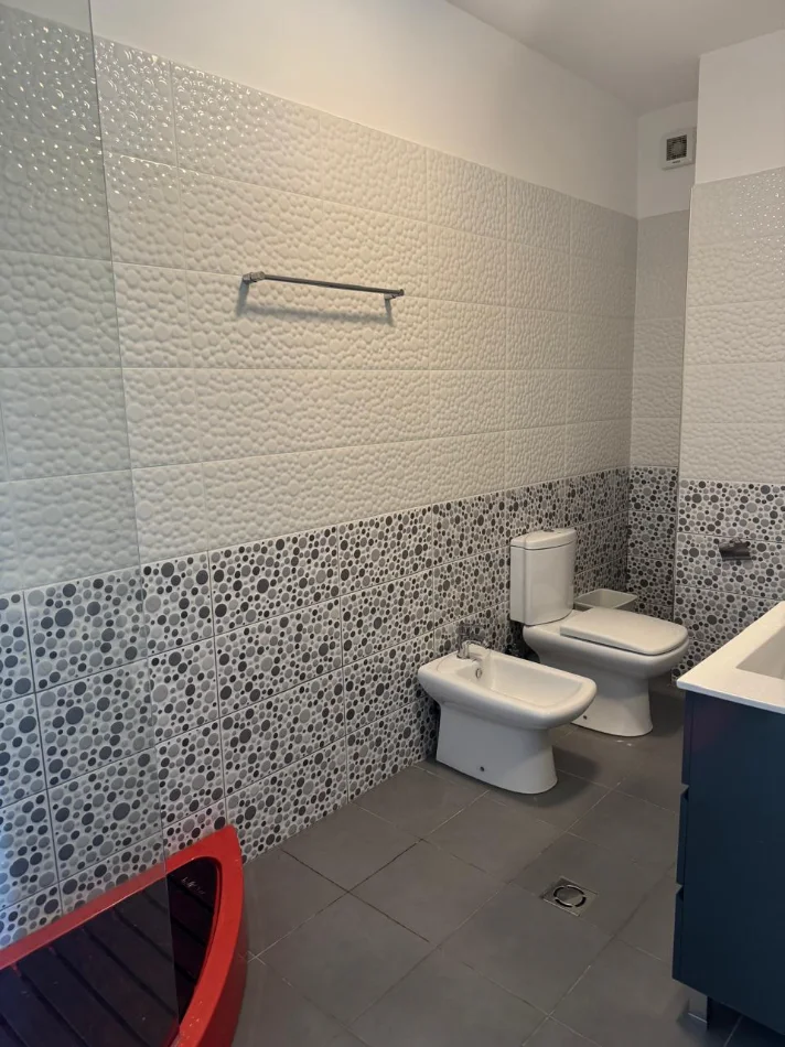 Tirane, shitet apartament 3+1 Kati 2, 211 m² 330.000 € (Kopshti Zoologjik)