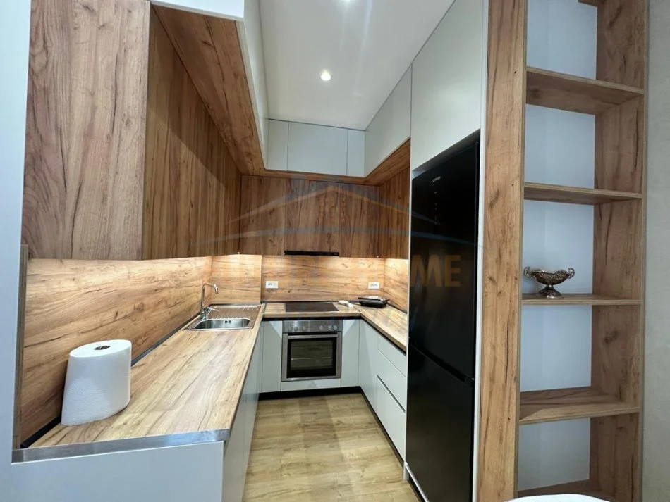 Tirane, shitet apartament 1+1+Ballkon Kati 4, 61 m² 110.000 € (Kamez)