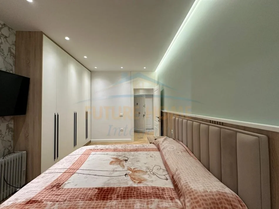 Tirane, shitet apartament 1+1+Ballkon Kati 4, 61 m² 110.000 € (Kamez)