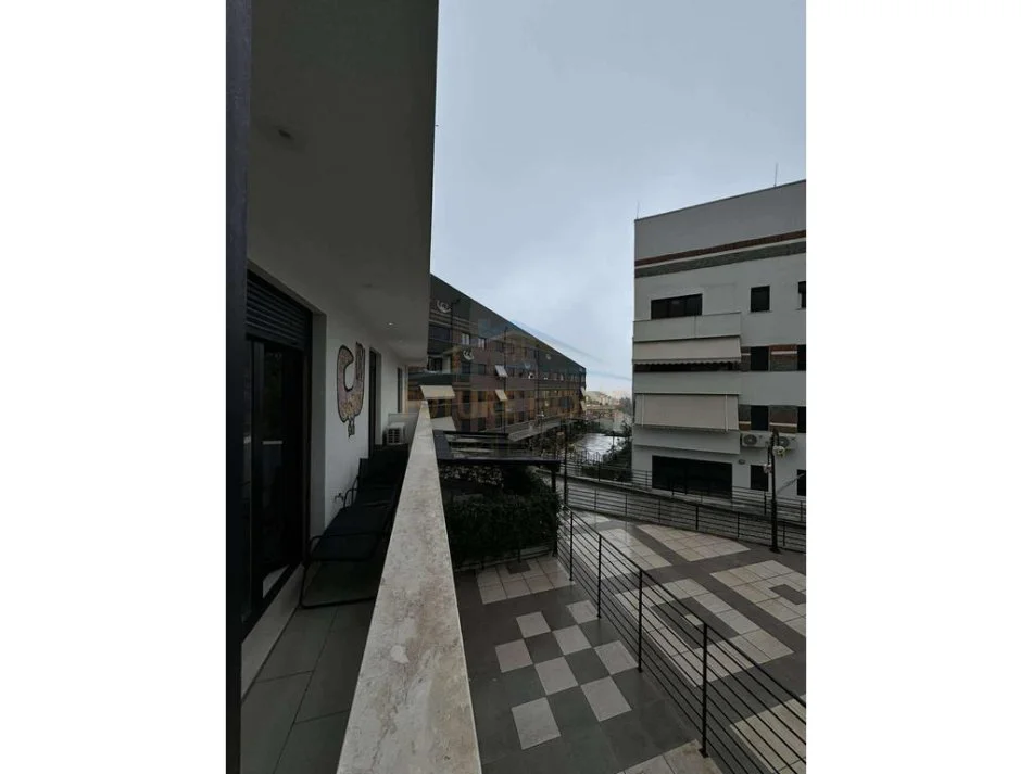 Tirane, jepet me qera apartament 2+1 Kati 1, 82 m² 750 € (REZIDENCA KODRA E DIELLIT)