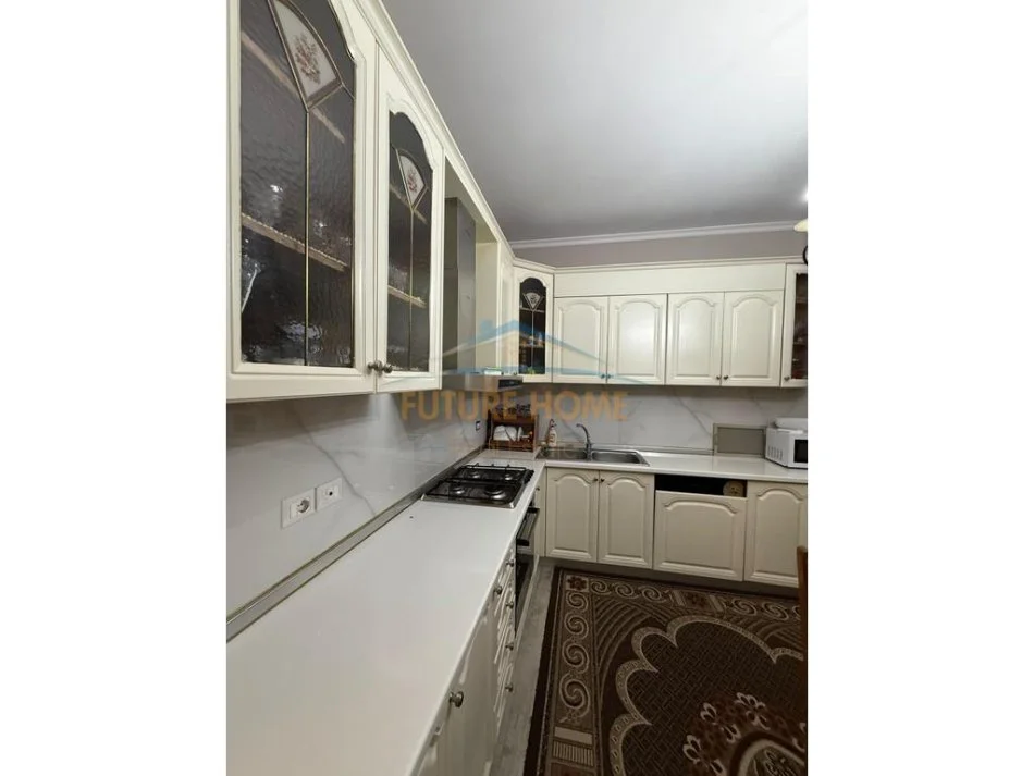 Tirane, shes Vile 4+1 Kati 0, 639 m² 450.000 € (kodra e Priftit, Tiranë)