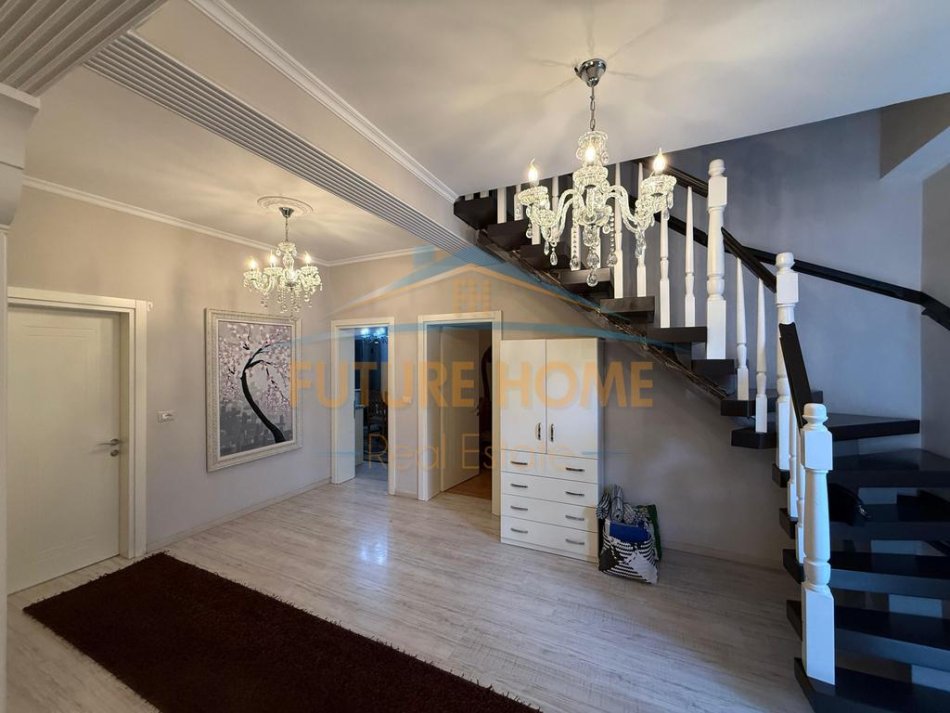 Tirane, shes Vile 4+1 Kati 0, 639 m² 450.000 € (kodra e Priftit, Tiranë)