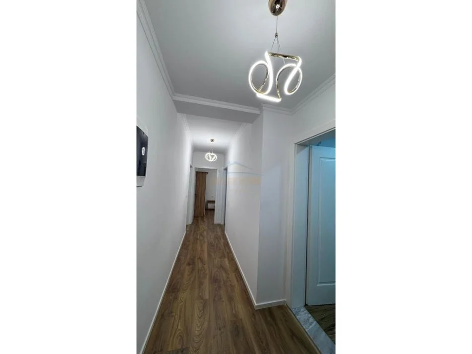 Tirane, shitet apartament 2+1+Ballkon Kati 5, 64 m² 139.000 € (Don Bosko)