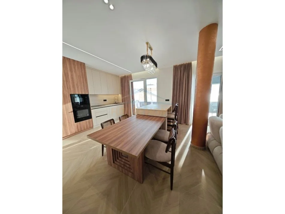 Durres, shitet apartament 2+1 , 217 m² 500.000 € 