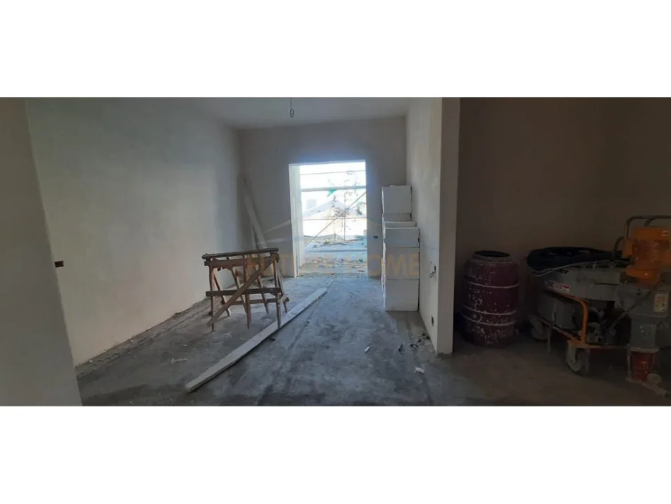 Pogradec, shitet apartament 1+1 Kati 0, 80 m² 87.700 € (Rruga Sul Starovari ,Pogradec)