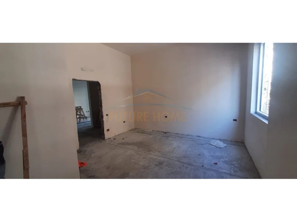 Pogradec, shitet apartament 1+1 Kati 0, 80 m² 87.700 € (Rruga Sul Starovari ,Pogradec)