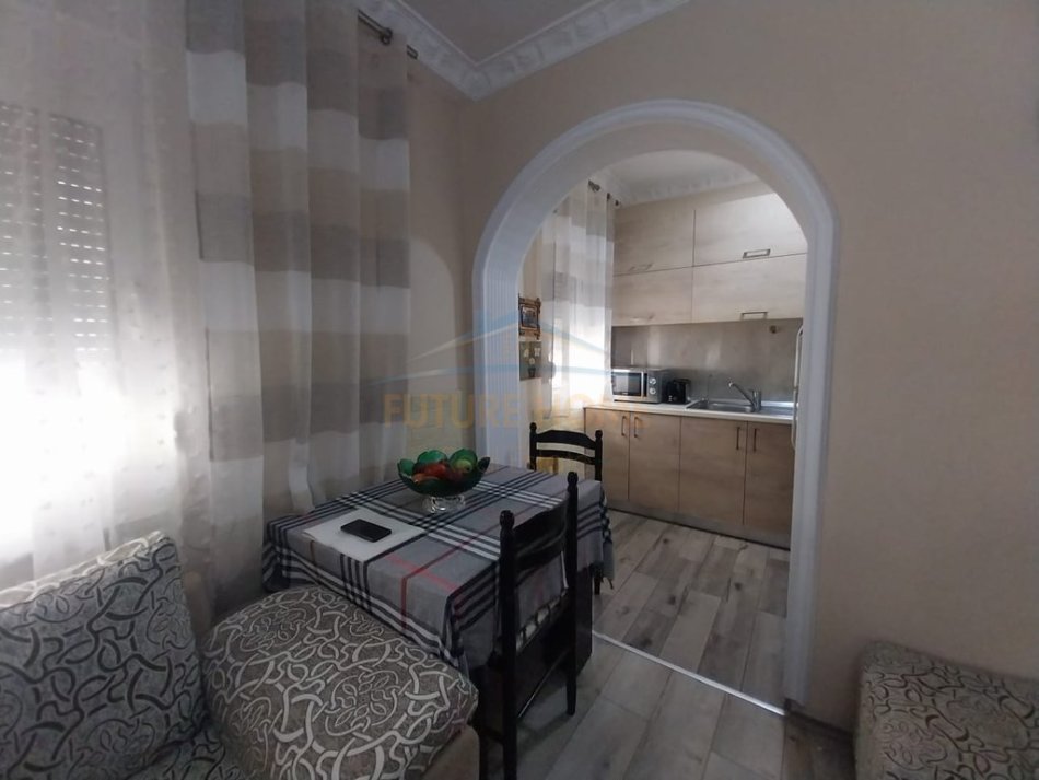 Tirane, jepet me qera apartament 1+1 Kati 5, 67 m² 550 € (RRUGA MARGARITA TUTULANI)