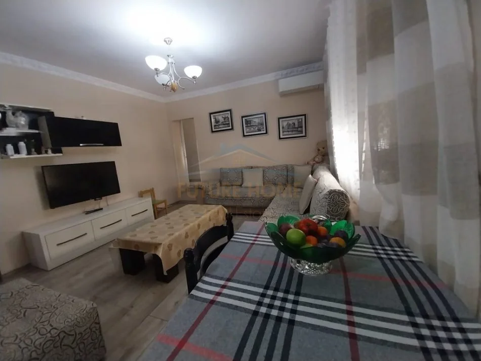 Tirane, jepet me qera apartament 1+1+Ballkon Kati 5, 67 m² 550 € (Stadiumi Dinamo)