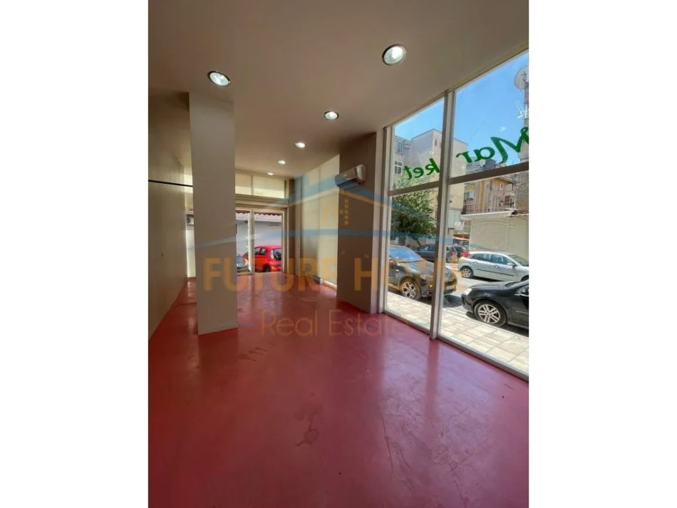 Tirane, jepet me qera ambjent biznesi Kati 0, 32 m² 650 € (Myslym Shyri)