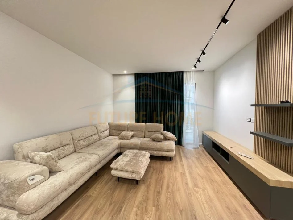 Tirane, shitet apartament 2+1 Kati 3, 117 m² 265.000 €  UNA58930