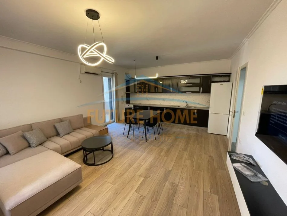 Tirane, jepet me qera apartament 2+1+Ballkon Kati 2, 99 m² 800 € (PRANE REZIDENCES 1)