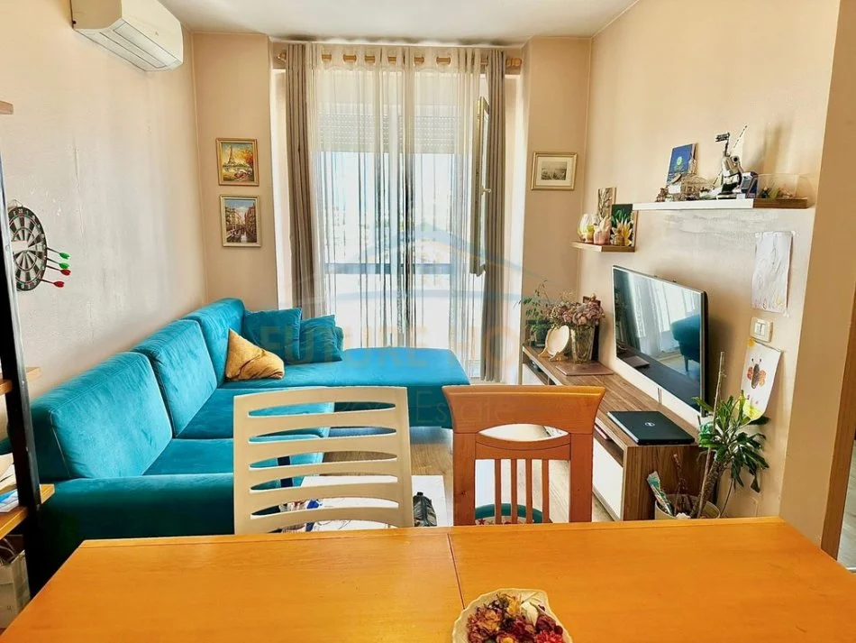 Tirane, shitet apartament 2+1+Ballkon Kati 10, 68 m² 170.000 € (Ish Parku Autobuzave , Rruga Ndre Mjeda)