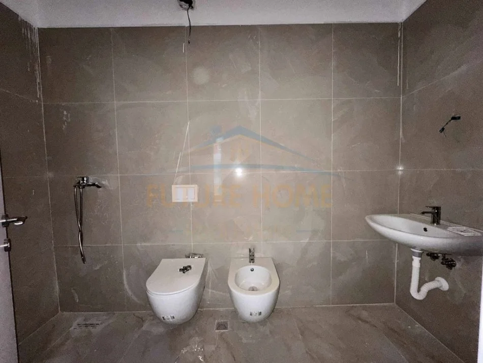 Tirane, jepet me qera apartament 2+1 Kati 5, 91 m² 350 € (Univers City”, pranë QTU, Tiranë.)