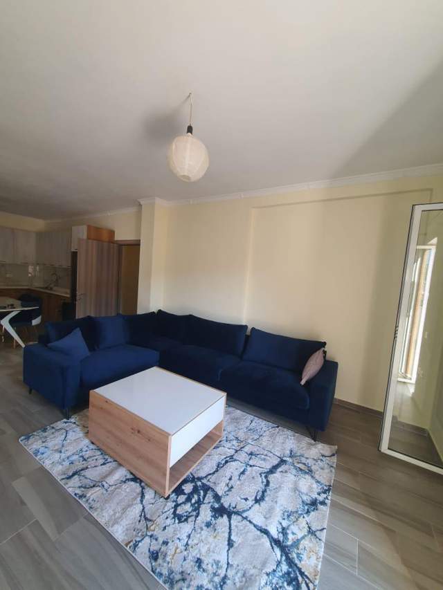 Tirane, jepet me qera apartament 2+1+BLK Kati 4, 112 m² 400 mije leke KOMBINAT