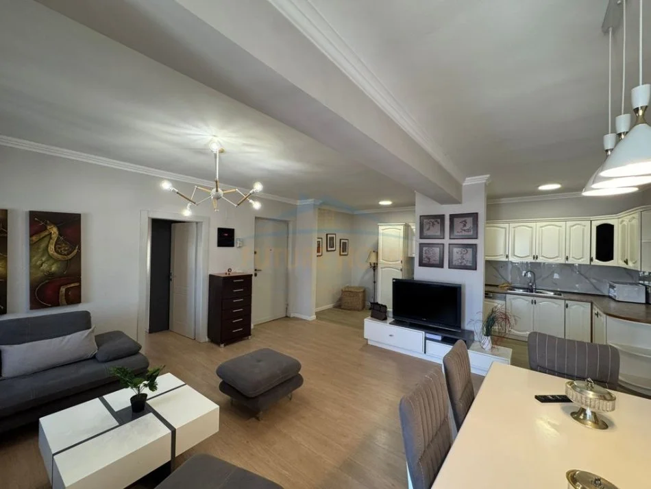 Tirane, jepet me qera apartament 3+1+Aneks+Ballkon Kati 6, 125 m² 1.100 € (RRUGA SULEJMAN PASHA)