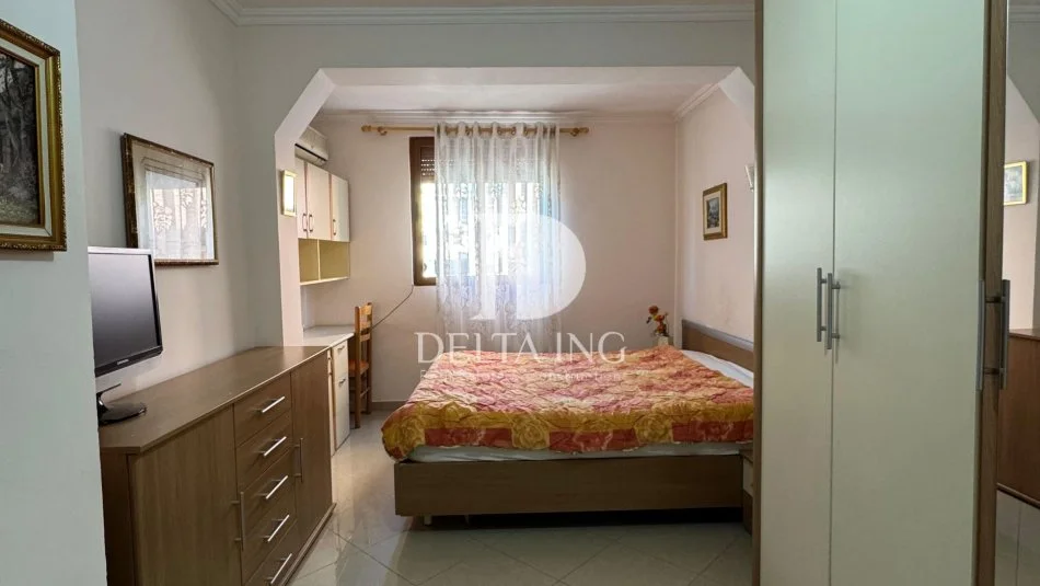 Tirane, jepet me qera apartament 1+1 Kati 3, 54 m² 500 € (Bllok)