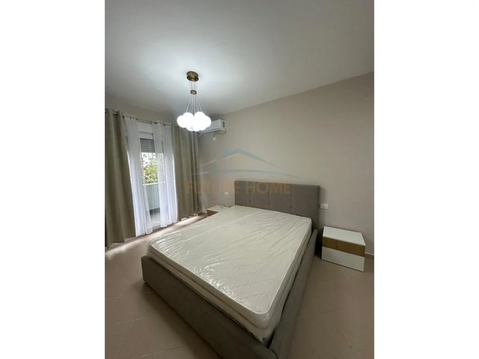 Tirane, jepet me qera apartament 2+1+Ballkon Kati 3, 100 m² 800 € (Kompleksi Magnet)
