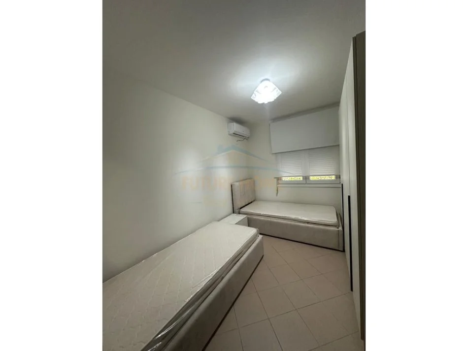 Tirane, jepet me qera apartament 2+1+Ballkon Kati 3, 100 m² 800 € (Kompleksi Magnet)