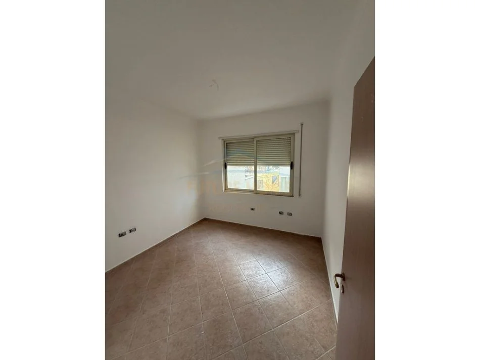 SHITET APARTAMENT 2+1 TEK LIQENI I THATE
