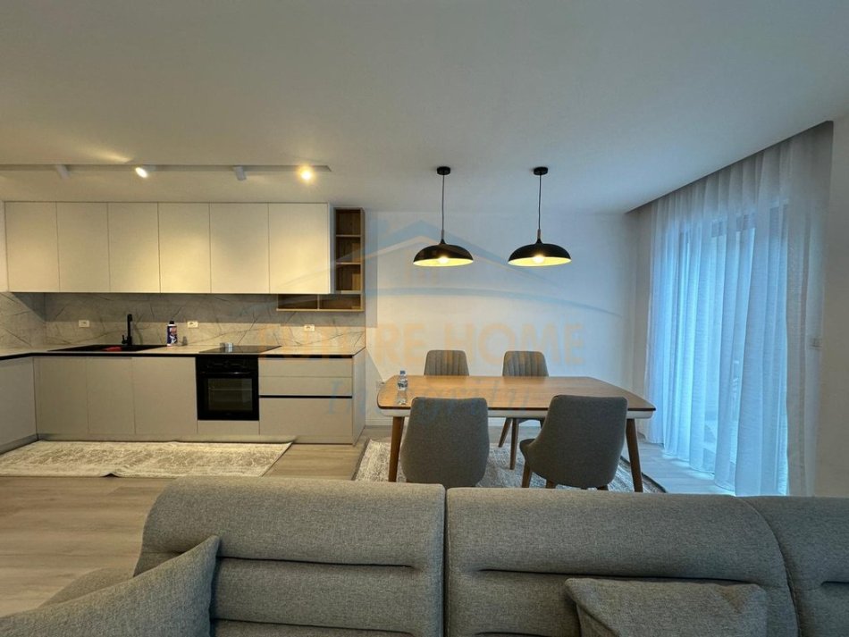 Tirane, jepet me qera apartament 2+1+Ballkon Kati 1, 150 m² 800 € (Residenca Kodra e Diellit 2, Tiranë.)