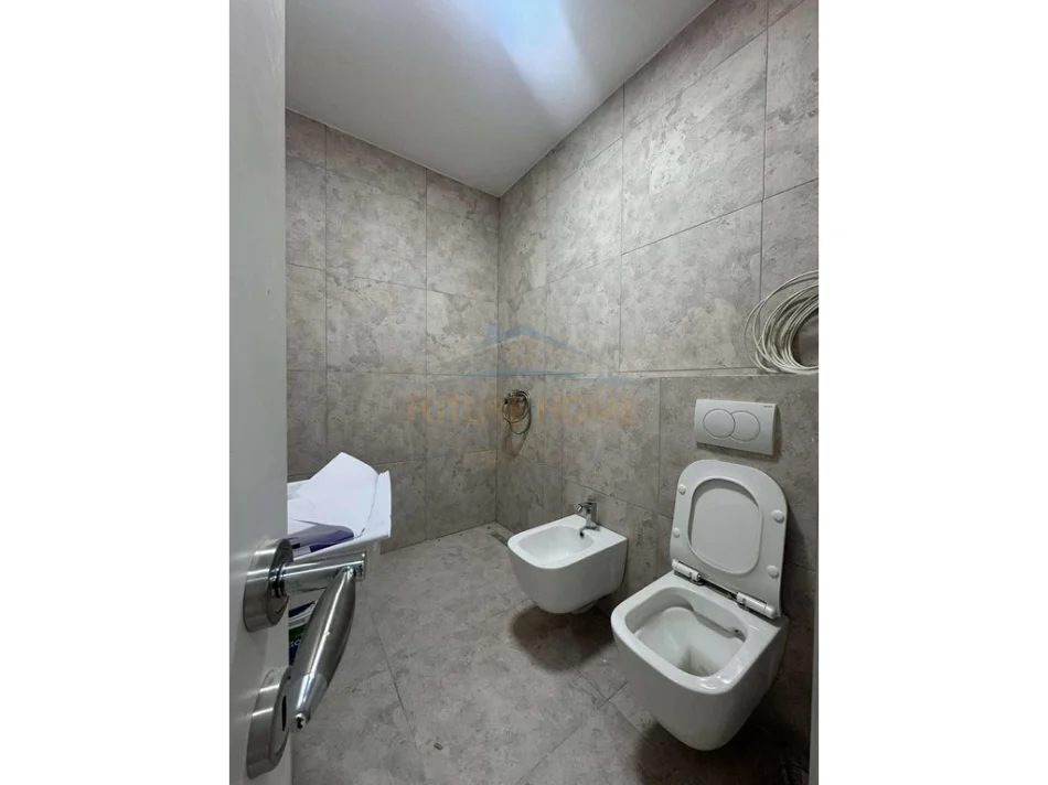 Tirane, jepet me qera apartament 2+1+Ballkon Kati 3, 100 m² 600 € (Bulevard Migjeni)