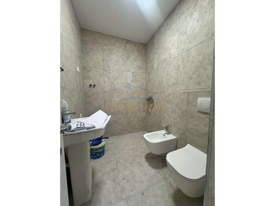 Tirane, jepet me qera apartament 2+1+Ballkon Kati 3, 100 m² 600 € (Bulevard Migjeni)