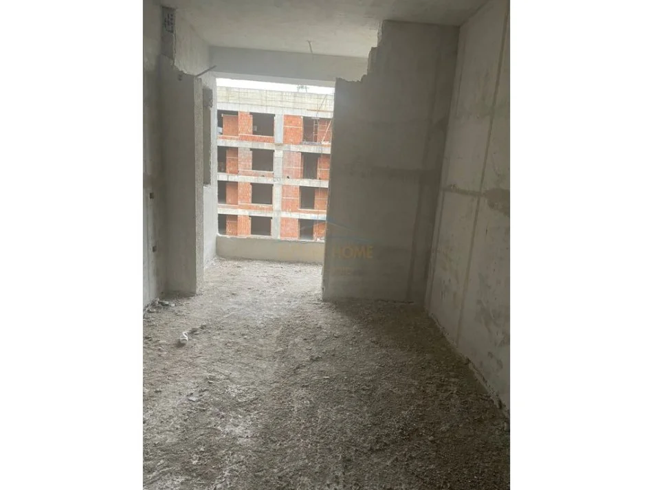 Tirane, shitet apartament 1+1+Ballkon Kati 8, 70 m² 145.000 € (Ish Parku)