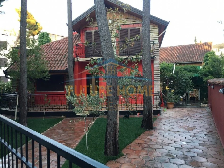 Durres, shitet apartament 4+1+Ballkon Kati 2, 313 m² 370.000 € (Golem)