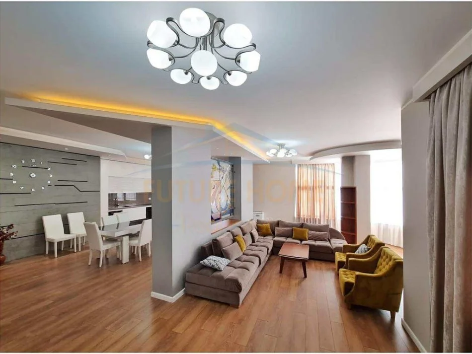 Tirane, jepet me qera apartament 4+1+Ballkon Kati 1, 200 m² 1.300 € (Komuna e Parisit)