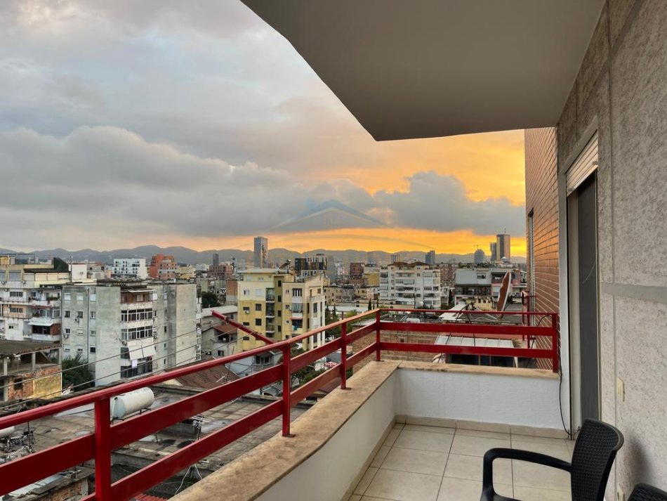 Tirane, jepet me qera apartament 2+1 Kati 6, 115 m² 600 € (Rruga Kongresi i Manastirit, pranë Pediatrisë)