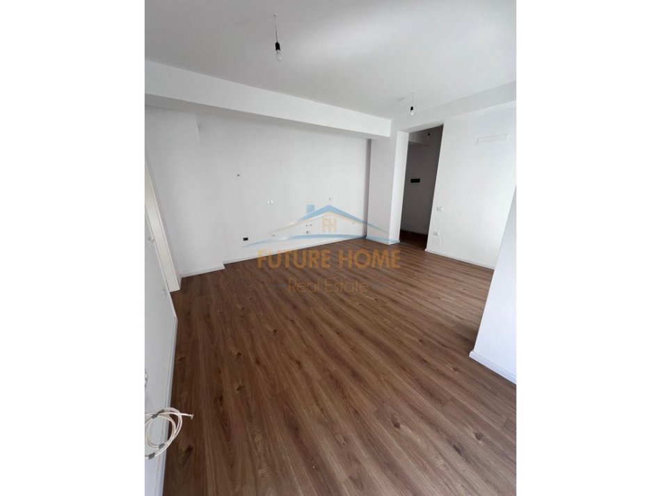 Tirane, shitet apartament 1+1 Kati 5, 64 m² 109.500 € (Kompleksi Kaimi)