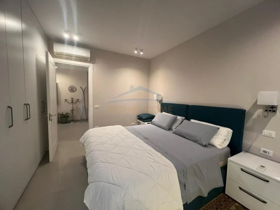 Tirane, jepet me qera apartament 1+1 Kati 11, 85 m² 1.000 € (Kompleksi Dinamo)