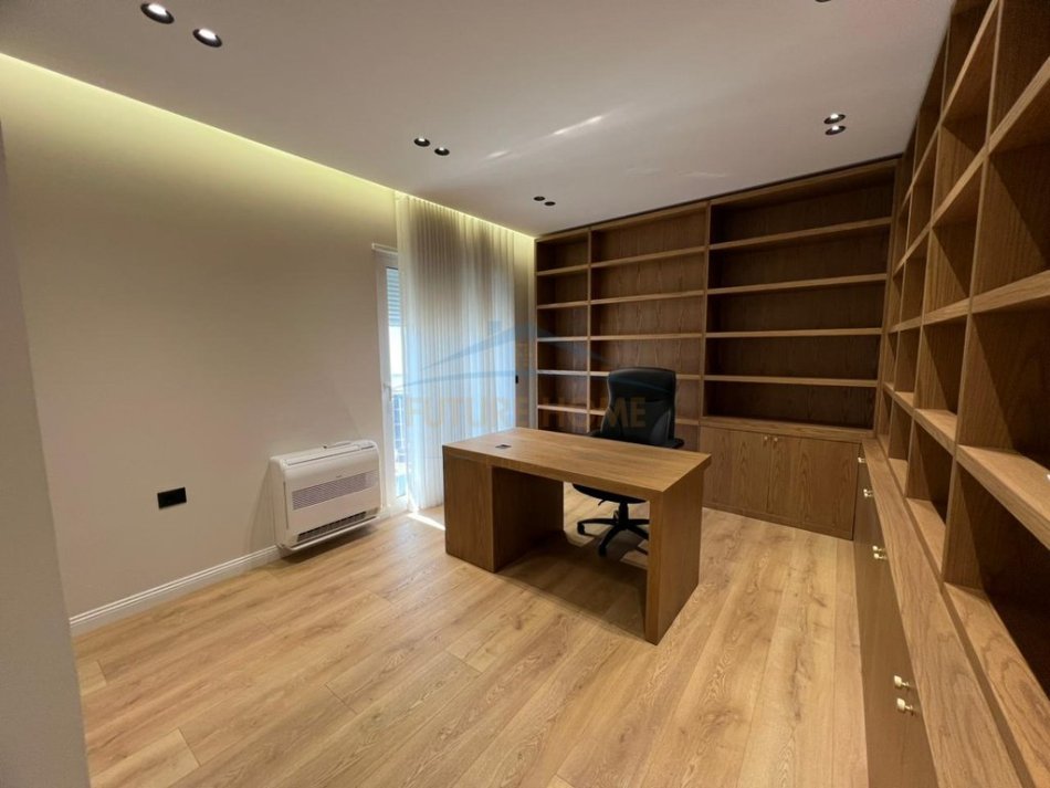 Tirane, jepet me qera apartament 2+1 Kati 4, 118 m² 1.400 € 