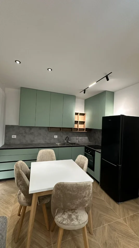 Tirane, jepet me qera apartament 1+1 Kati 1, 65 m² 650 € (OASIS ASTIR)