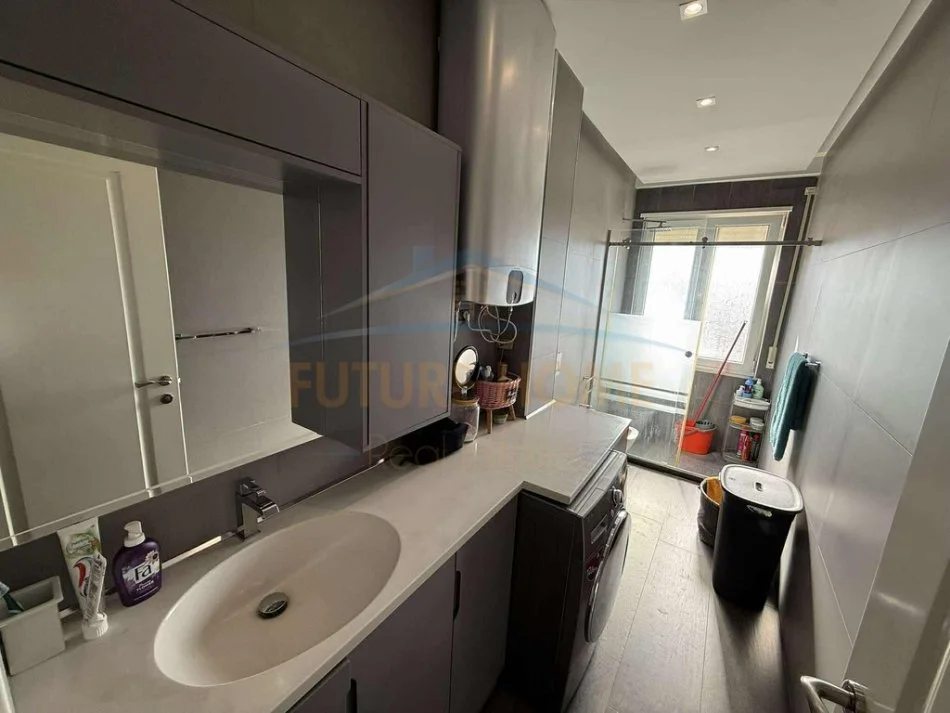 jepet me qera apartament Kati 3, 105 m² 650 €