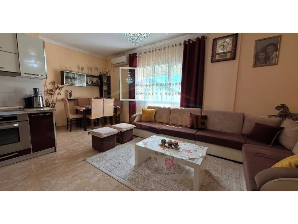Tirane, shitet apartament 1+1+Ballkon Kati 6, 84 m² 140.000 € (rruga panorama)