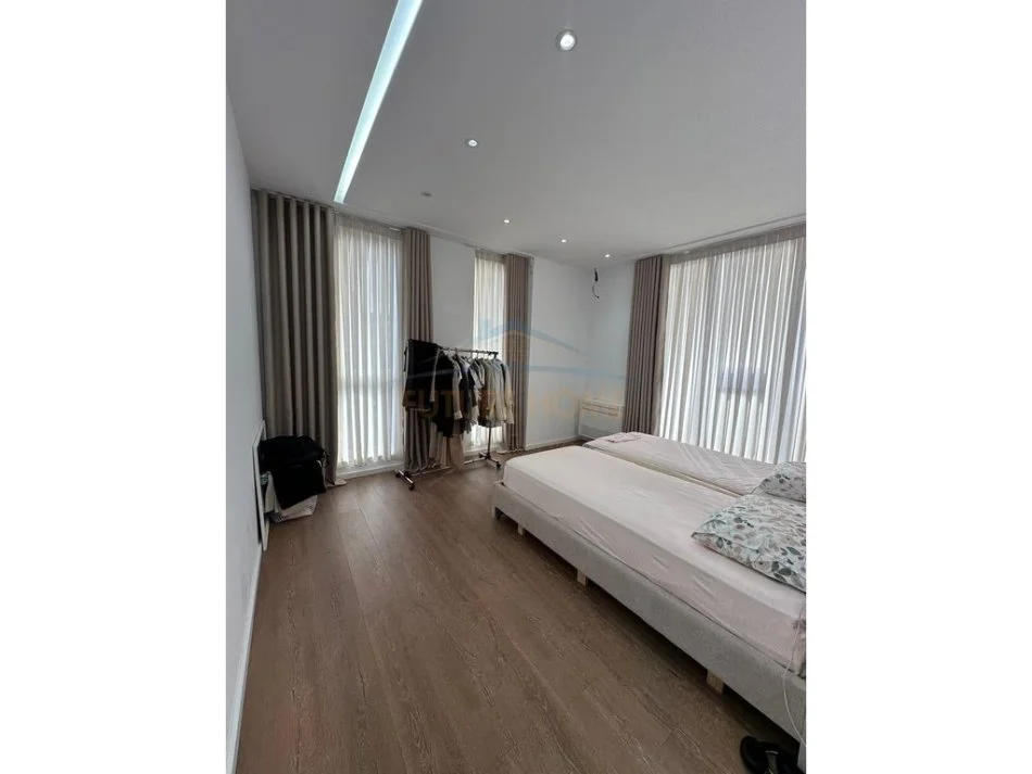 Tirane, shitet apartament 3+1+Ballkon Kati 3, 151 m² 350.000 € (Jordan Misja)