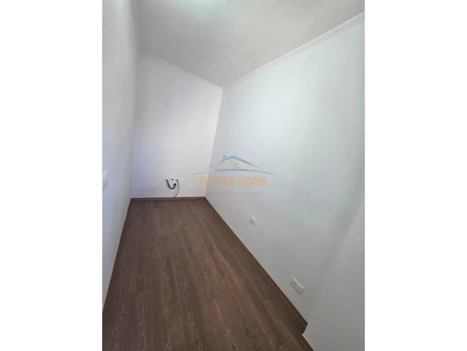 Tirane, shitet apartament 2+1+Ballkon Kati 4, 76 m² 149.000 € (odhise paskali)