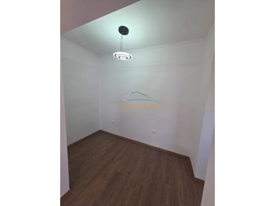 Tirane, shitet apartament 2+1+Ballkon Kati 4, 76 m² 149.000 € (odhise paskali)