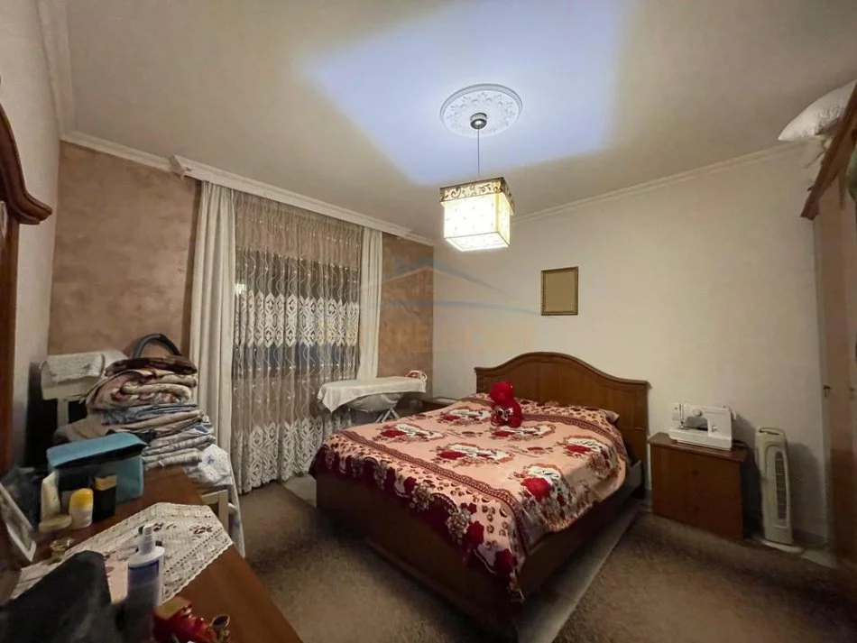 Tirane, shitet apartament 2+1+Ballkon Kati 6, 92 m² 125.000 € (Kinostudio)