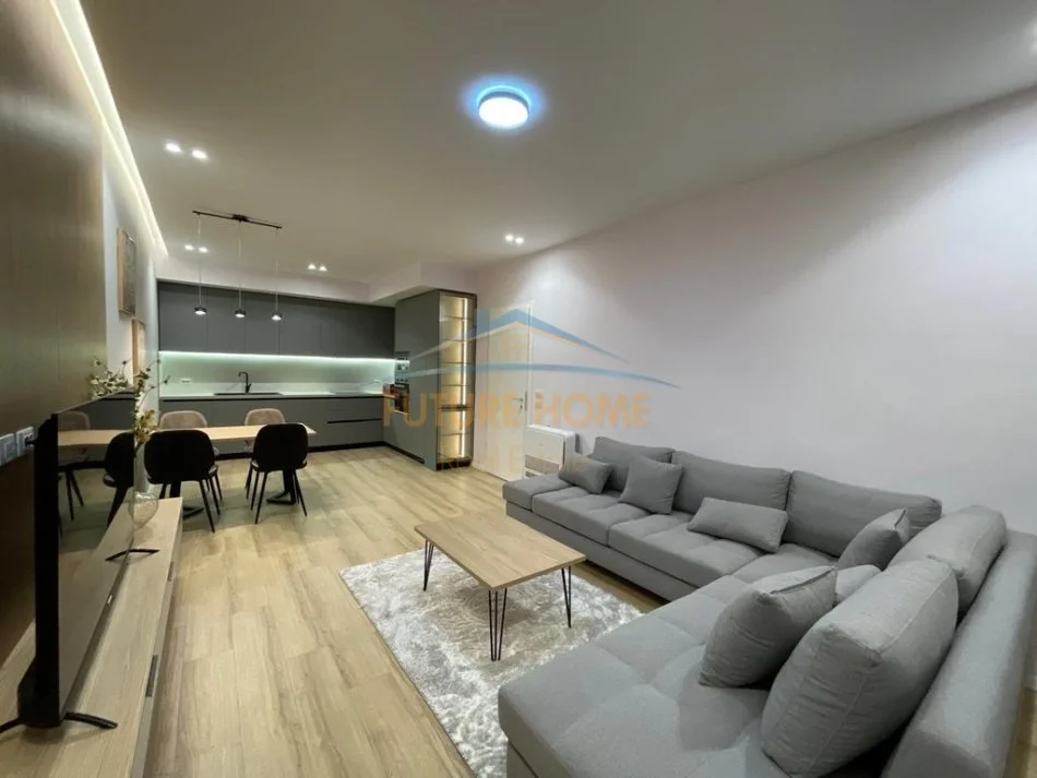 Tirane, jepet me qera apartament 2+1+Ballkon Kati 0, 125 m² 1.400 € (Hotel Radisson)