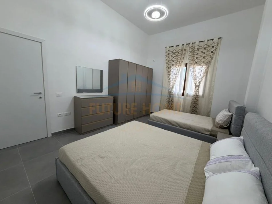 Durres, jepet me qera apartament 1+1 Kati 1, 128 m² 300 € (Kodra e Kuajve)