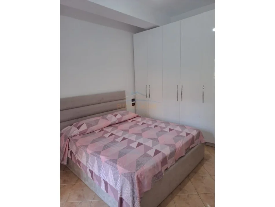 Vlore, jepet me qera apartament 1+1 Kati 2, 82 m² 600 € (Lungomare)