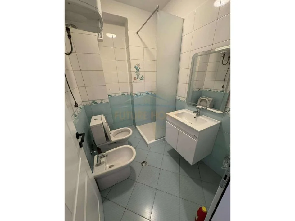 Tirane, jepet me qera apartament 2+1 Kati 2, 103 m² 550 € 