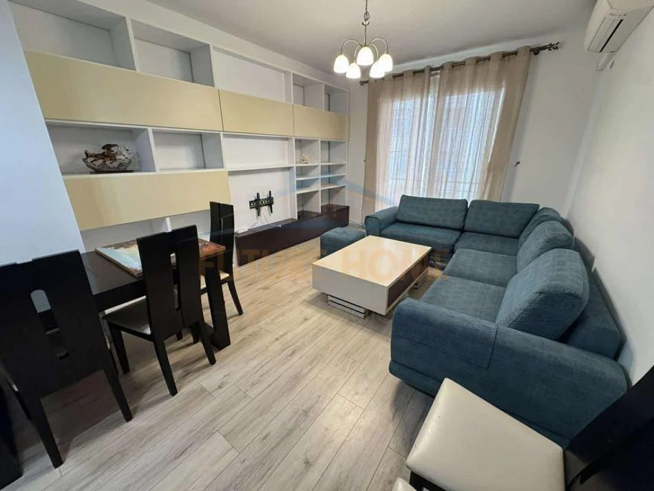 Tirane, jepet me qera apartament 2+1 Kati 2, 103 m² 550 € 